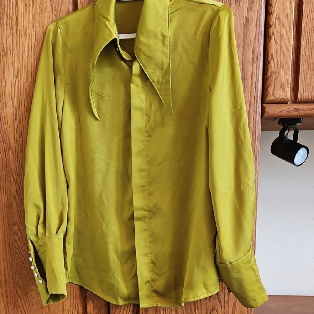 Elegant Green Button-Up Shirt